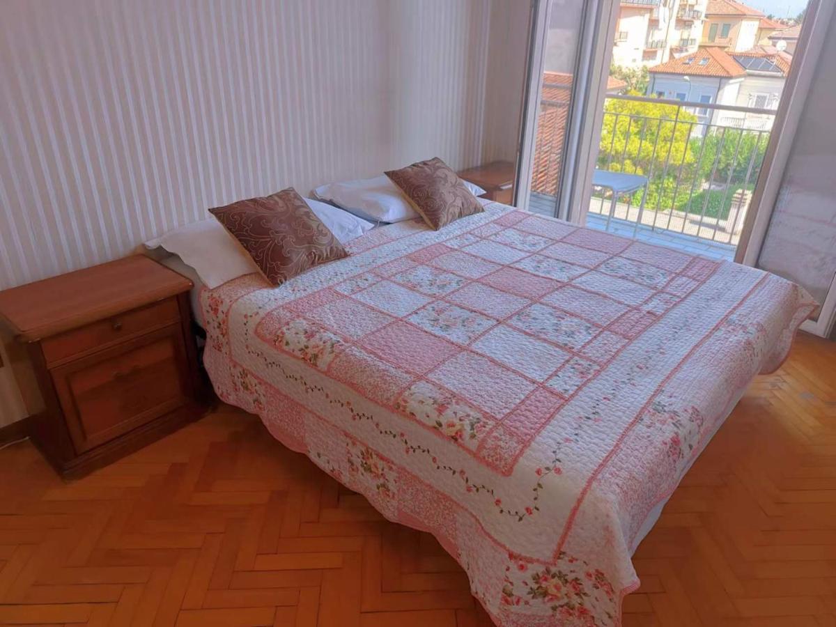 Cozy Room With Queen Bed 温馨双人大房间 Mestre Eksteriør bilde